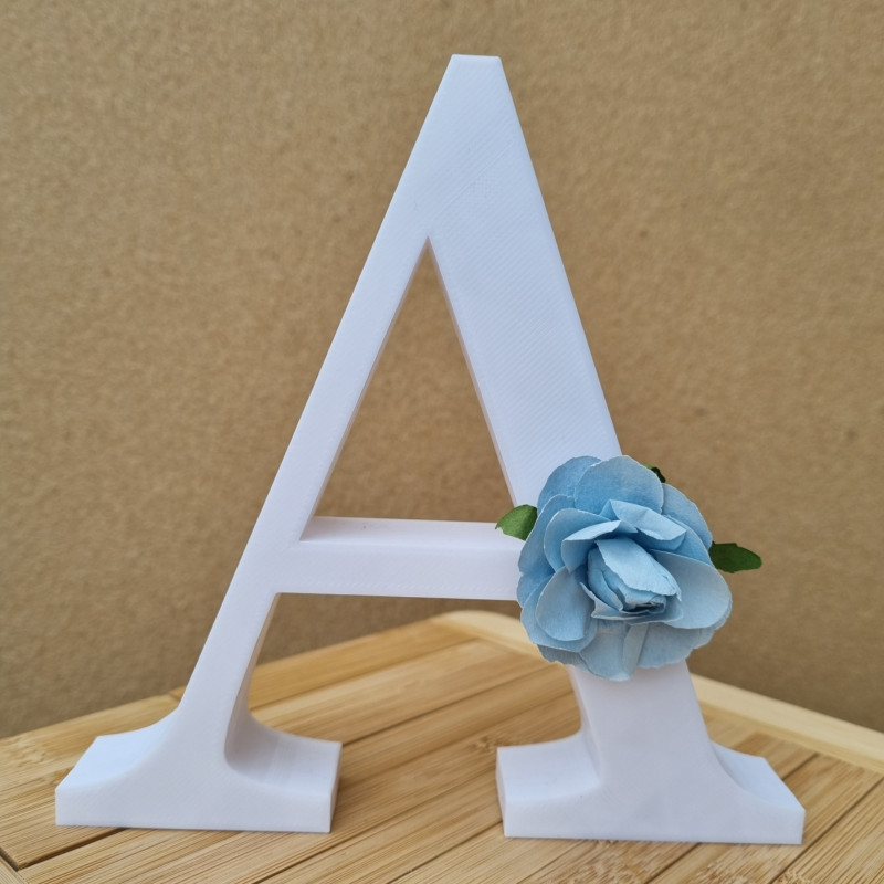 Lettre décorative Blanche avec Rose Bleue